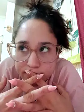 linameii online show from December 4, 2:25 am