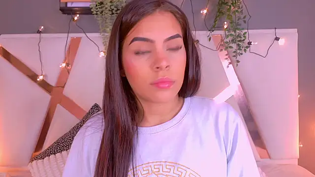 KeendraFox  online show from September 29, 7:30 pm