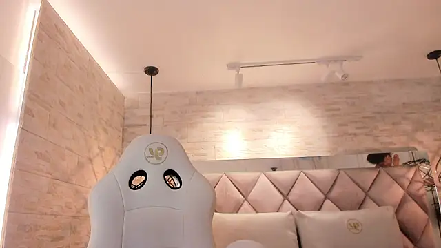 grace daviss online show from April 18, 11:02 am