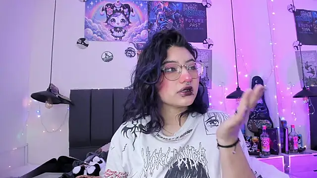 SabrinaV  online show from April 17, 11:34 am