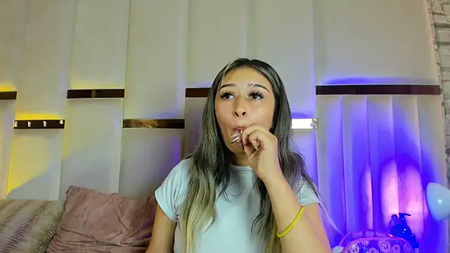 ANLLELOAndANGELA online show from February 9, 5:15 pm