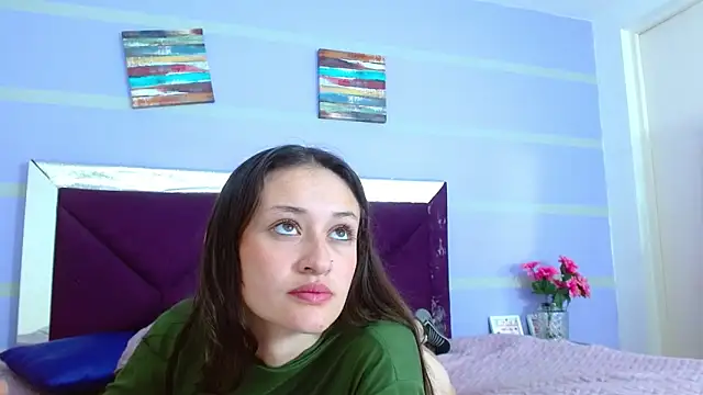 Emily Swiftt online show from November 6, 3:34 am