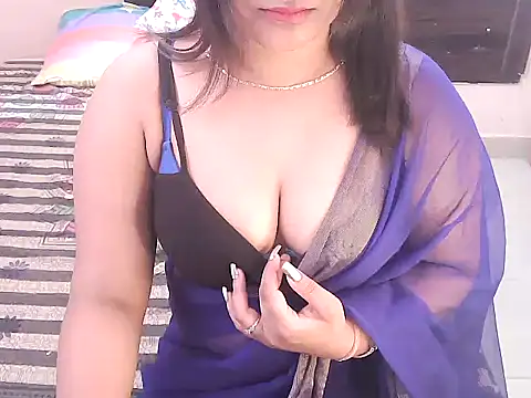 bold kiara online show from November 11, 4:30 am