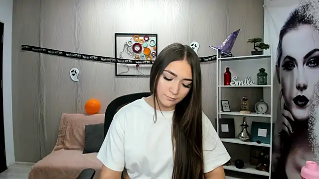 EllaClarke online show from October 31, 1:26 pm