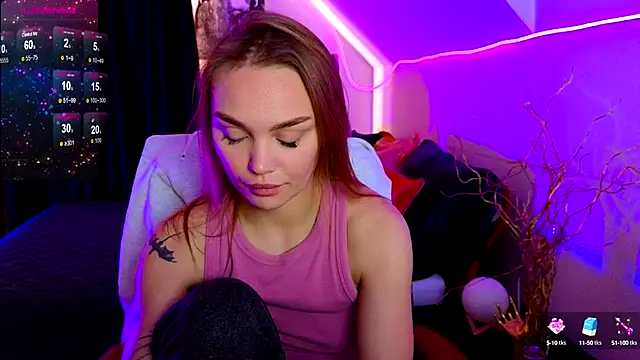 KitsyMoore online show from September 26, 1:20 pm