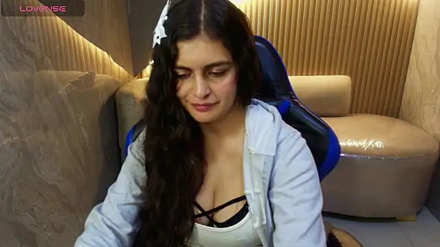 dany r  online show from October 8, 1:26 pm