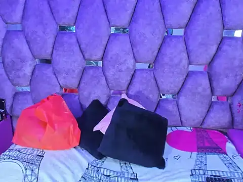 burbuja pink  online show from February 4, 3:31 am