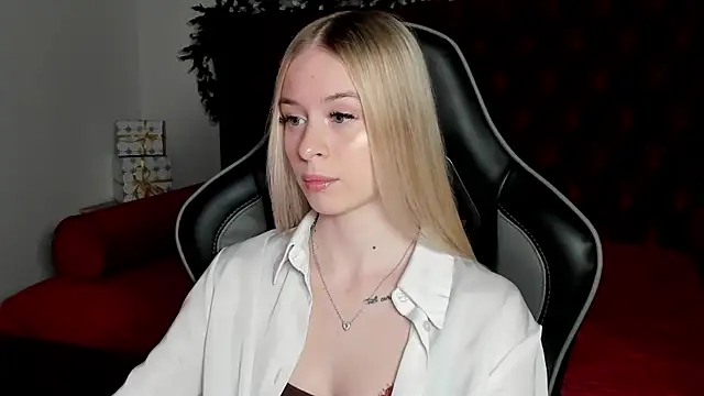 MiaGraces online show from December 15, 5:18 pm