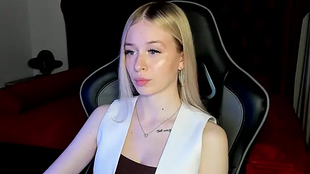 MiaGraces online show from December 1, 5:26 pm