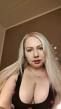 MarinaMargo online show from December 1, 9:28 pm