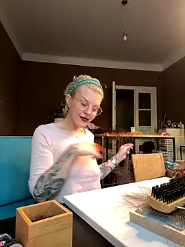 tacodeluxxxe online show from October 15, 3:36 pm