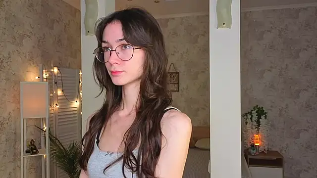 ReneeLippeatt online show from October 2, 7:08 pm