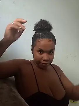 PrettahSantos online show from July 11, 1:33 pm