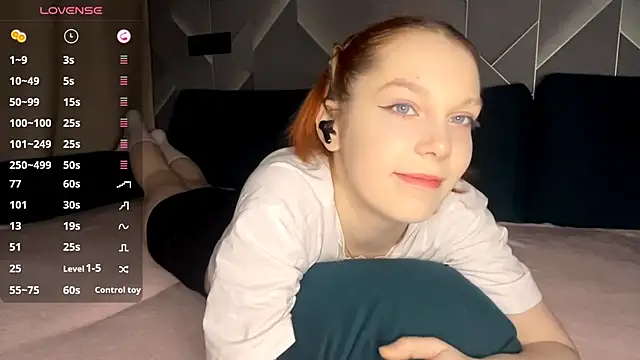 FoxLina online show from December 15, 7:52 pm