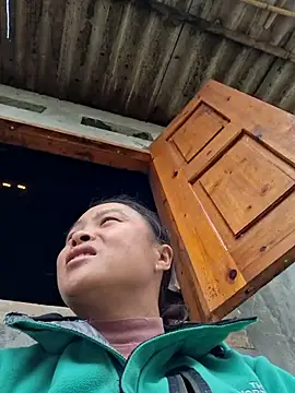 xuxulovezz online show from December 18, 2:05 am