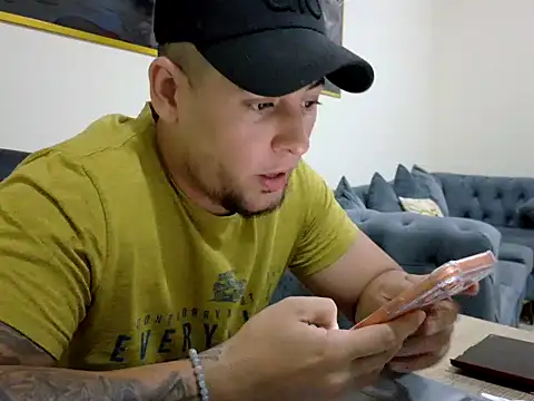 maximus888A online show from April 2, 8:50 pm