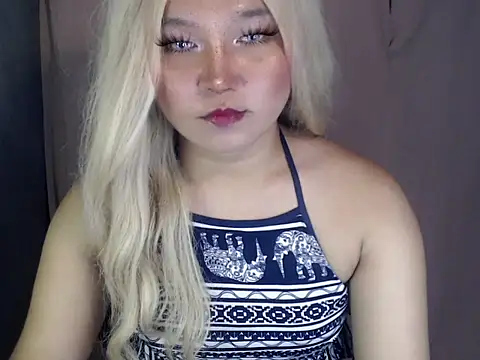 Eyes-on-me online show from May 9, 5:48 pm