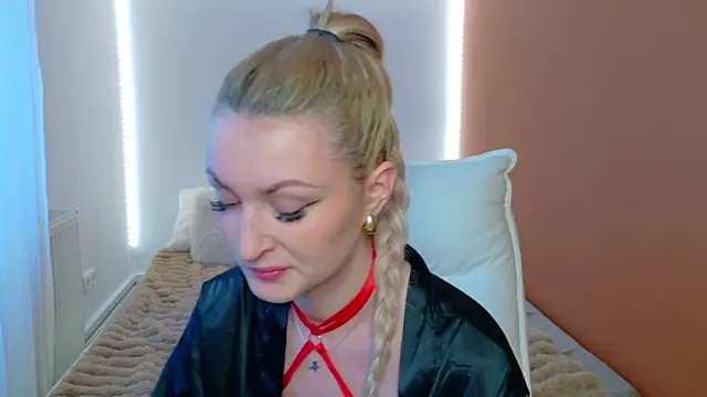 Anaayss  online show from March 2, 5:52 am