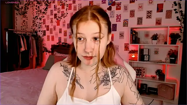 Ayla Hicks online show from October 1, 3:11 am