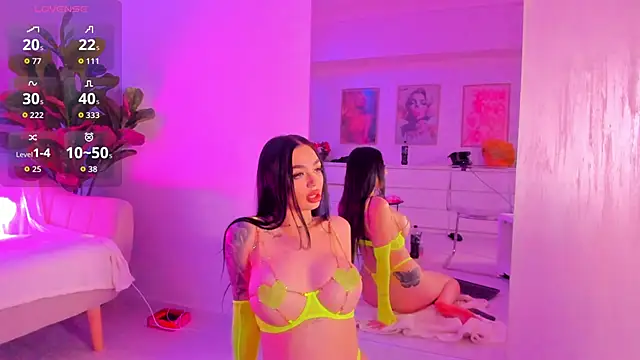 TiaBelle online show from November 9, 6:26 pm