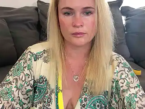 Sweet-TessaXX online show from October 31, 3:49 pm