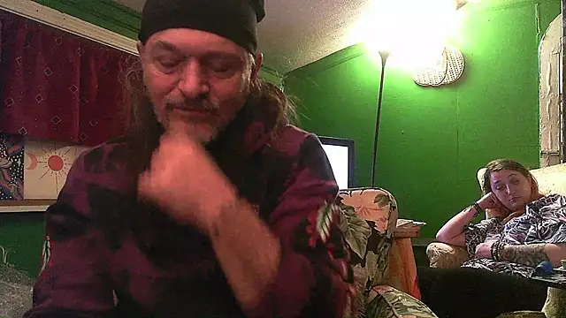 HippieDad333 online show from April 11, 3:56 am