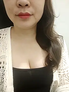 Girl Shy2000 online show from April 4, 7:56 pm