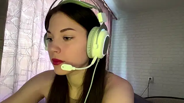 Tyrira glow online show from October 2, 3:11 am