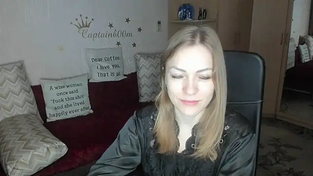 Tiffany Bates online show from November 26, 3:51 am