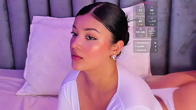 EmmaBlossom online show from October 6, 7:51 pm