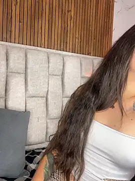 Honey noir online show from November 27, 4:37 am