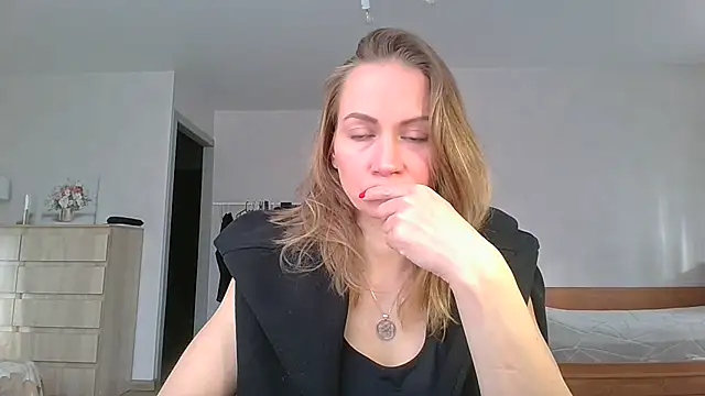 Thavione online show from February 11, 9:00 am