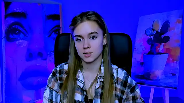 JuneWoods online show from November 17, 6:25 am