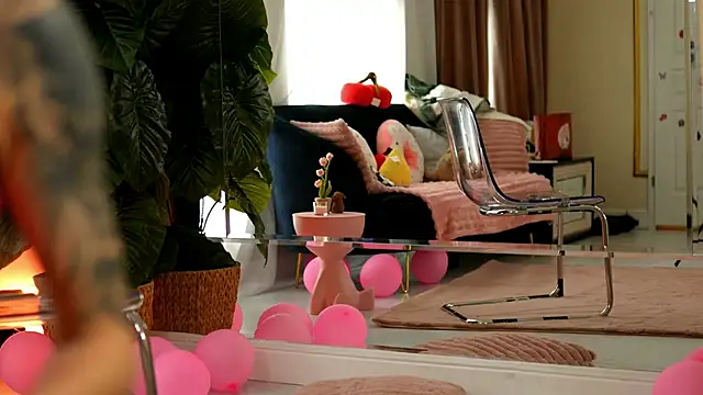 EvaAmanti online show from April 23, 9:50 am