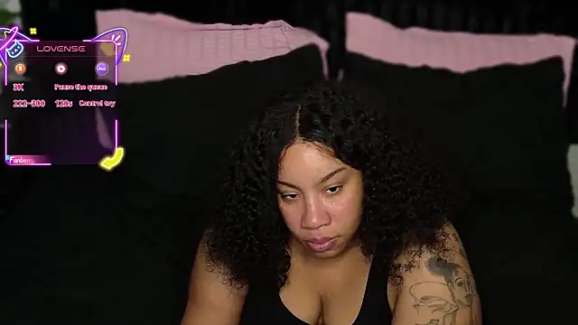 NeliaHexxen online show from April 15, 8:37 am