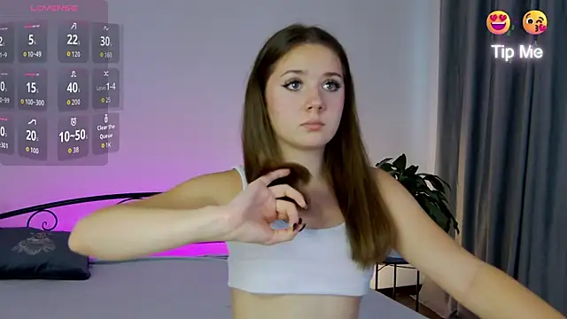 KariDollar online show from October 15, 1:46 pm