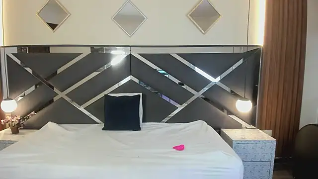 GabySweett  online show from April 5, 2:05 pm