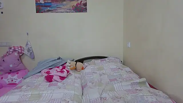 QueenMomyS online show from April 20, 8:01 pm