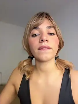 Capricho 01 online show from April 10, 6:03 pm