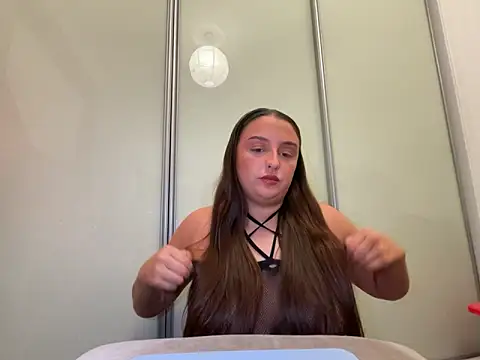 Playfulvixen25 online show from October 8, 12:59 am