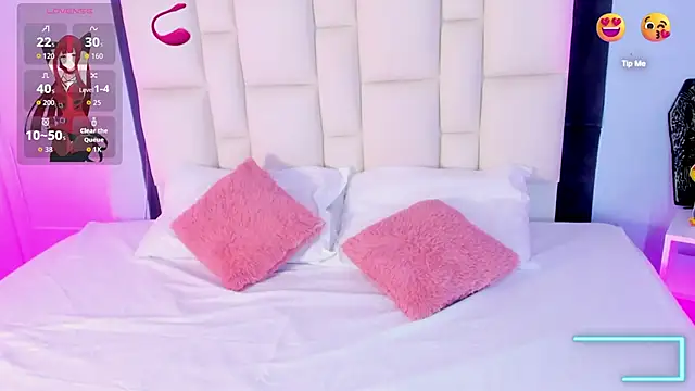 Athenea  fox online show from October 24, 11:39 am