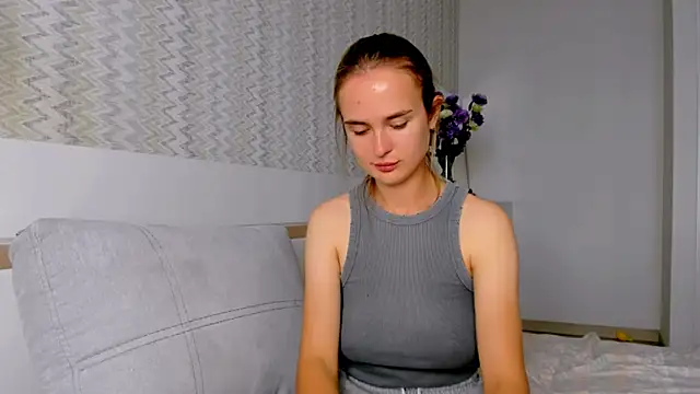 LilMary  online show from September 28, 8:52 am