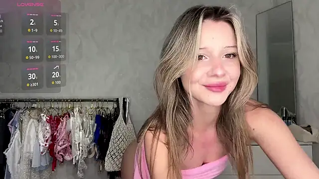 LindyEckland online show from December 15, 1:05 pm