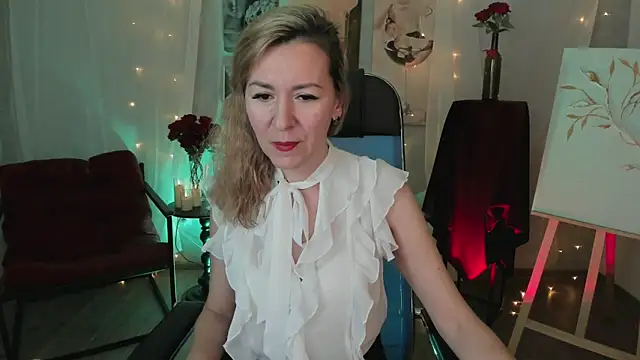 DonnaSmitth online show from March 11, 6:32 pm