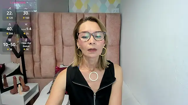 Issa Milf   online show from March 25, 1:58 pm