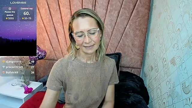 Issa Milf   online show from October 16, 2:52 pm