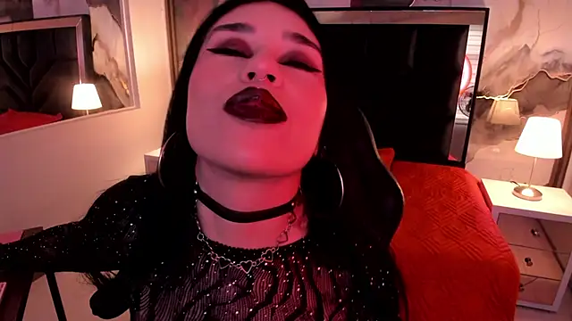 SusanVilla online show from November 20, 7:48 pm