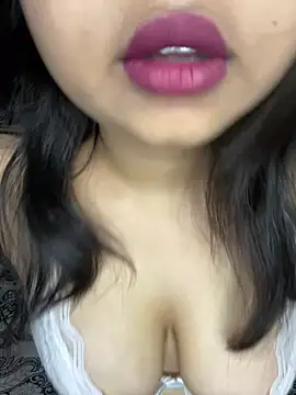 soniyaverma00 online show from April 18, 7:29 pm