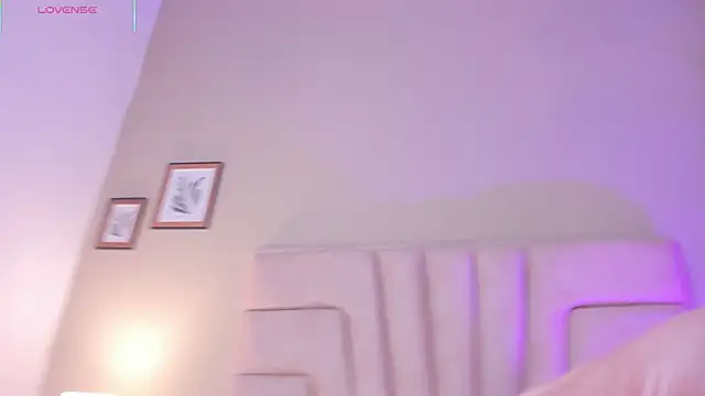 lyalee online show from November 23, 12:40 pm