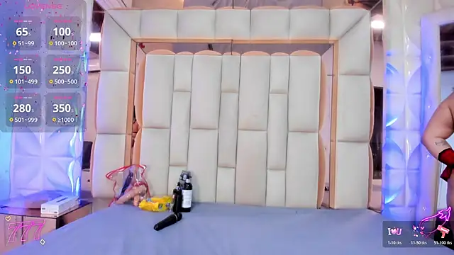 violet milleer online show from April 10, 7:31 pm